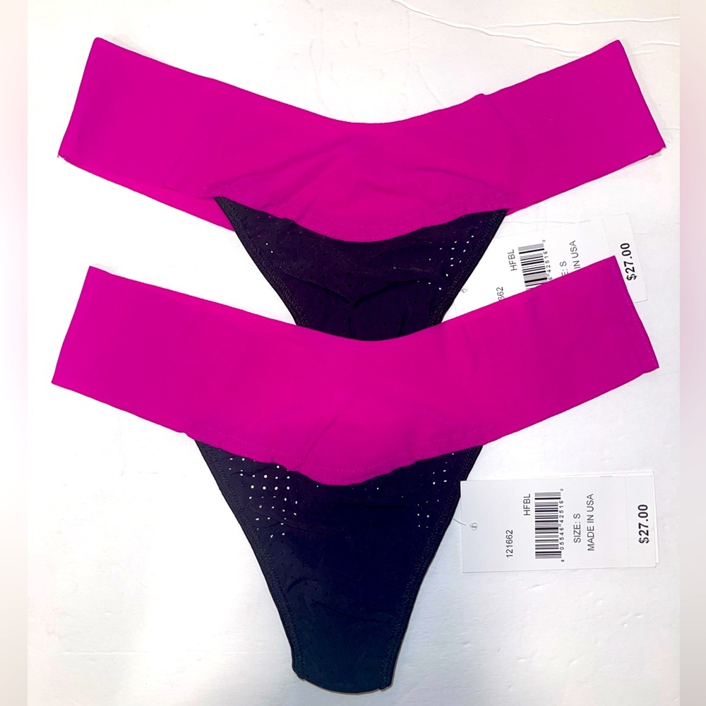 Hanky Panky Sleek Sophistication Natural Rise Thong in Fuchsia & Black size SML